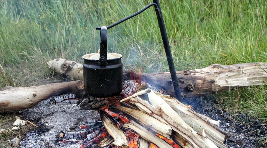 Cooking over a campfire 