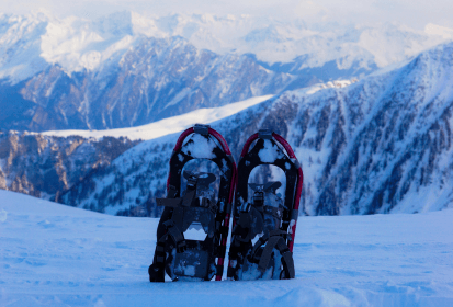 Choosing snowshoes and basic movement techniques