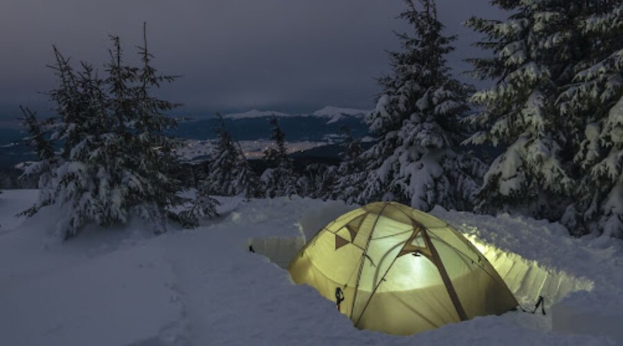 Tent in a snow hole 