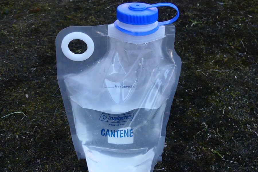 Folding bottle