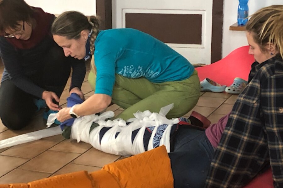 A woman fixing legs in different ways