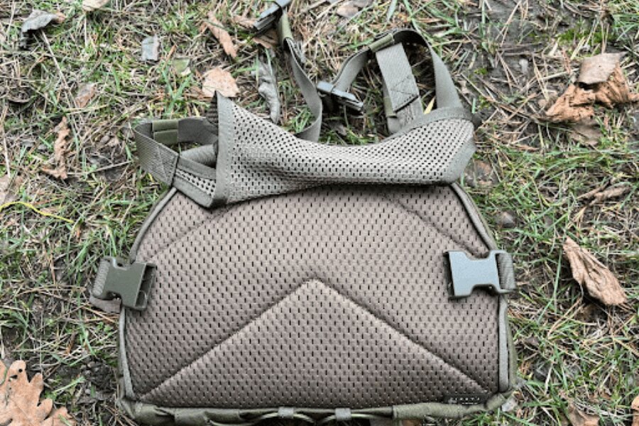 Chest pack Helikon-Tex Numbat - back side. Source: Tibor Hrušecký