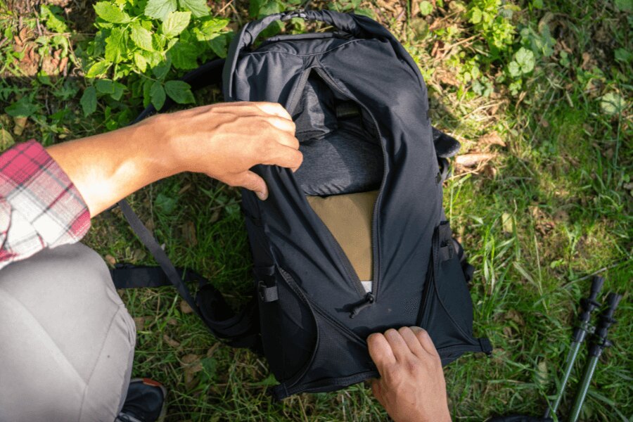 Summit Helikon-Tex Backpack, center zipper. Source: L.G. (author)