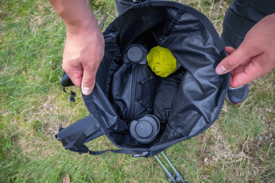 Backpack Summit Helikon-Tex, main compartment with items. Source: L.G. (author)