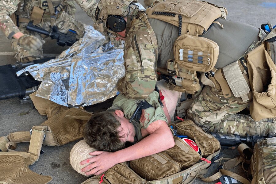 Treating an injured person during a TCCC course in the Elite Training Center Lhenice. Source: Elite Training Center Lhenice