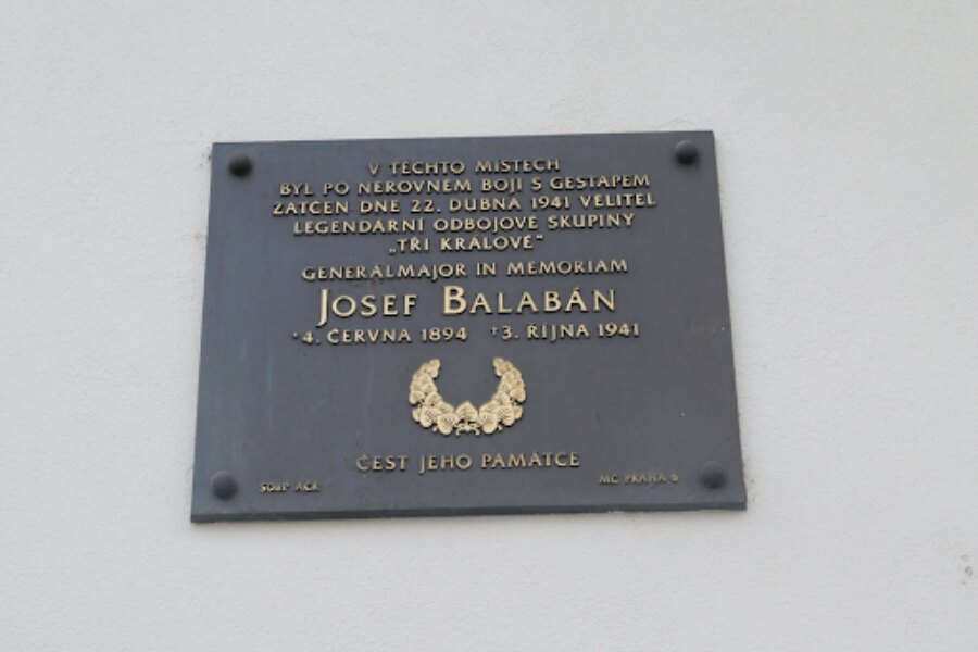 Memorial plaque of Josef Balabán in Prague. Source: https://commons.wikimedia.org/wiki/File:Pam%C4%9Btn%C3%AD_deska_Josefa_Balab%C3%A1na_na_dom%C4%9B_Studentsk%C3%A1_529_1%E2%80%9C_v_Dejvic%C3%ADch_(Q65351026)_02.jpg