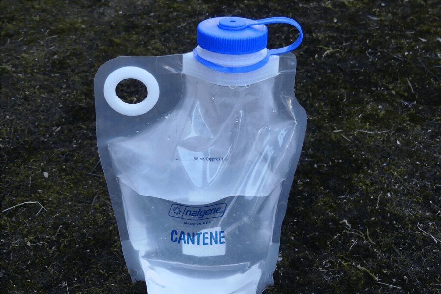 A Nalgene collapsible field bottle. Source: Rigad