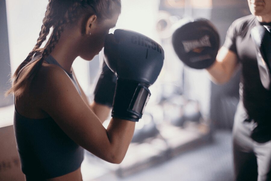 Box, self-defense for women. Source: https://www.pexels.com/cs-cz/foto/bez-tvare-sport-boj-trenink-4753923/