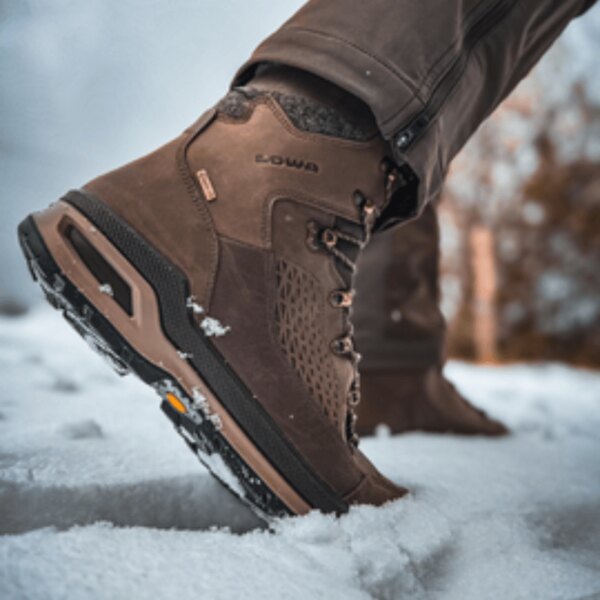 A Lowa winter trekking boot in snow. Source: Rigad