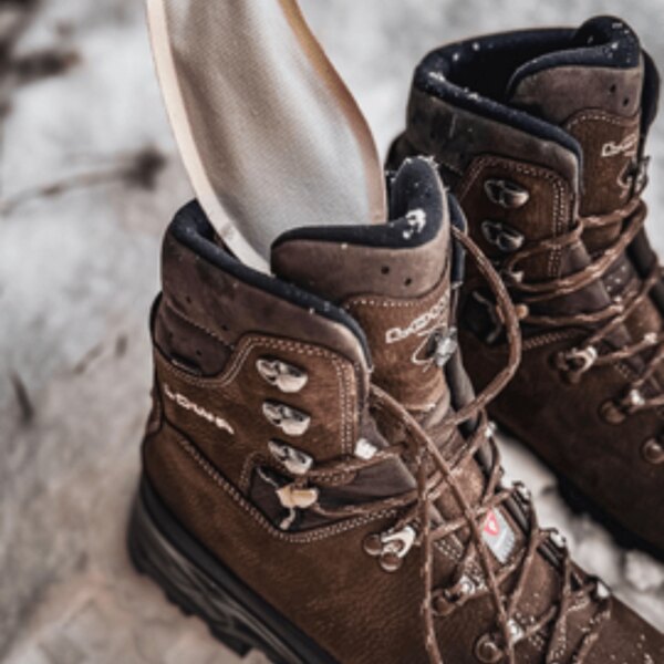 Lowa winter trekking boot insole. Source Rigad