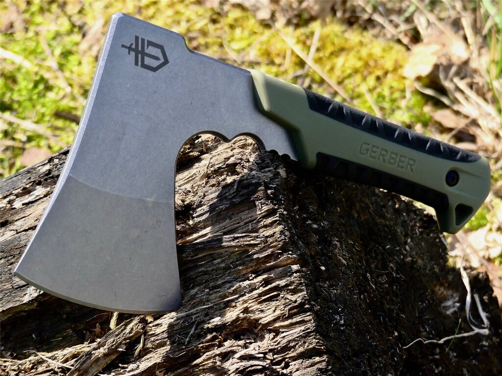  GERBER® Pack Hatchet - green